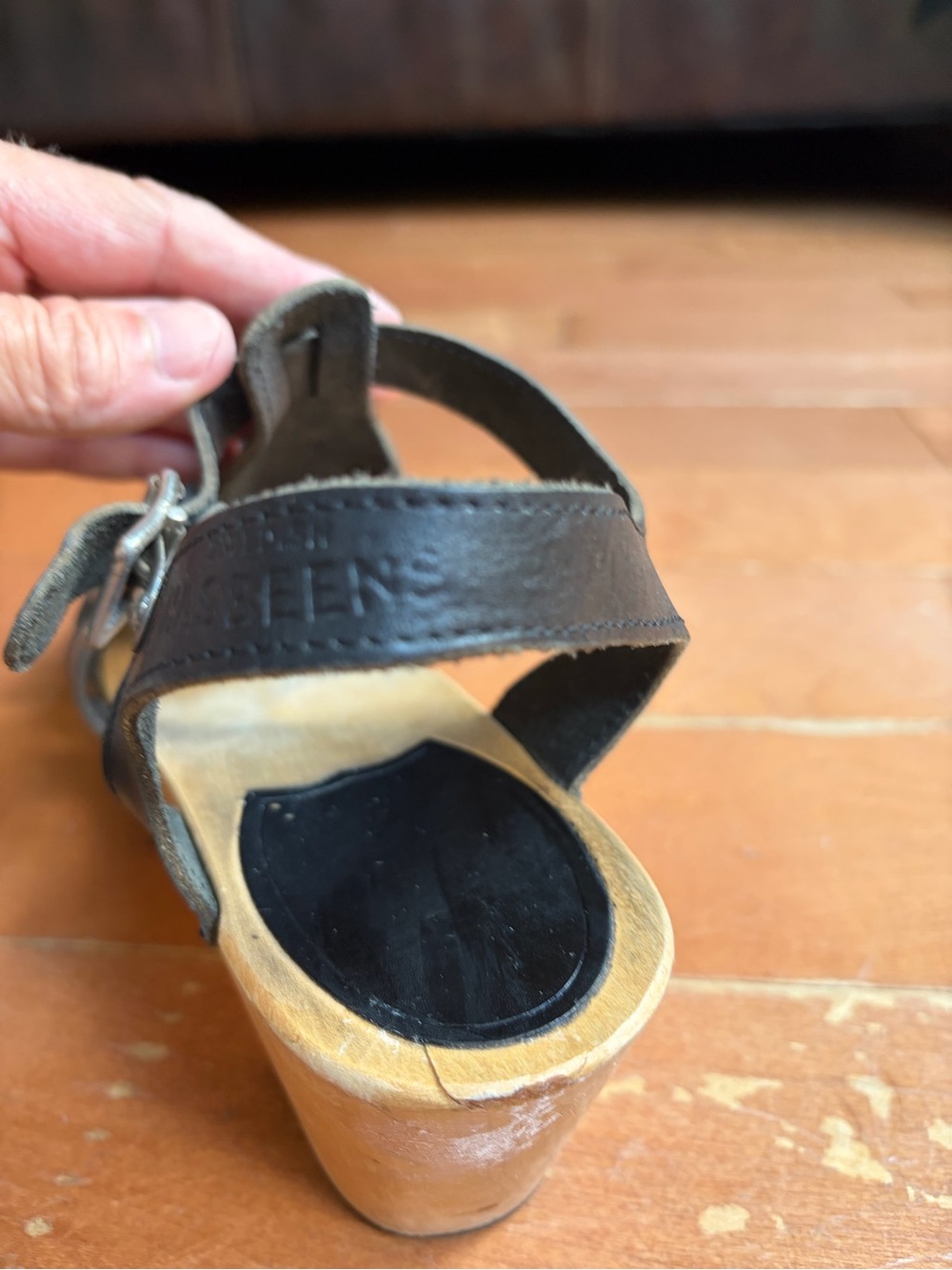 Swedish Hasbeens Black Leather Fisherman Clogs with Wooden Sole - Picture 5 of 8